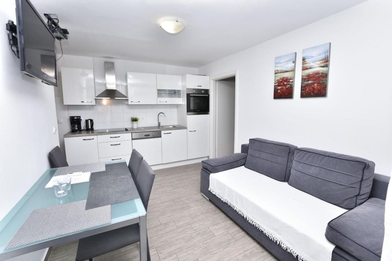 Apartment Ivan Примоштен Экстерьер фото